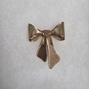 Avon Gold Bow Ribbon Brooch